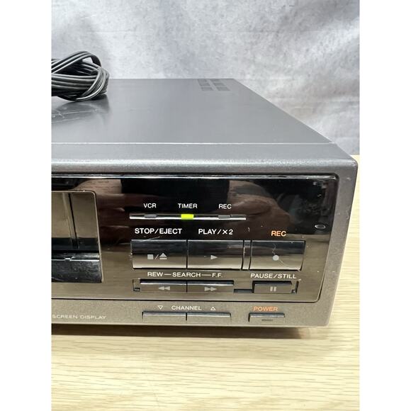 Magnavox VCR VR2032AT01 Player VHS Cassette Player No Remote working perfectly - Picture 2 of 11